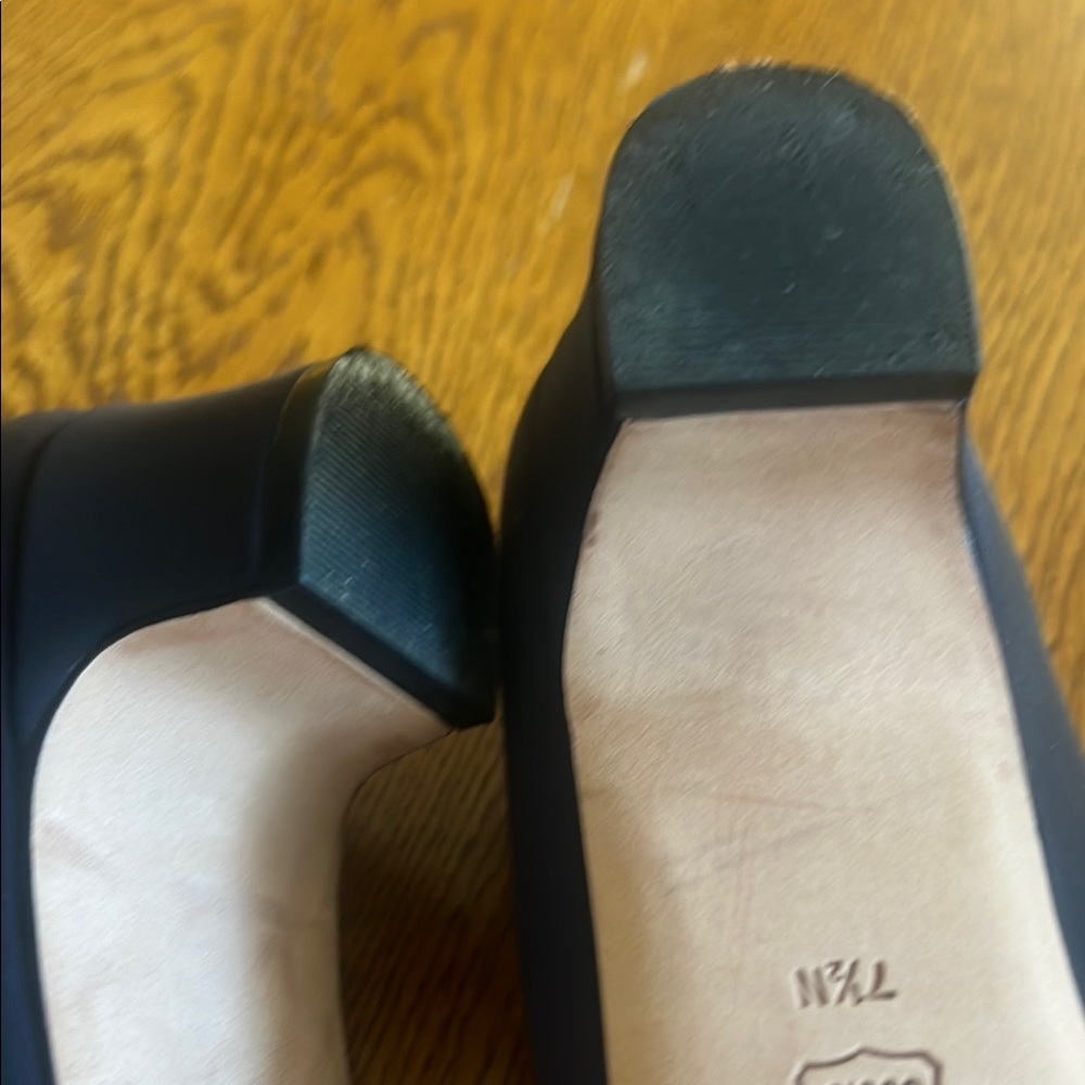 Vaneli Navy Heels with Bow Accent - Picture 9 of 10